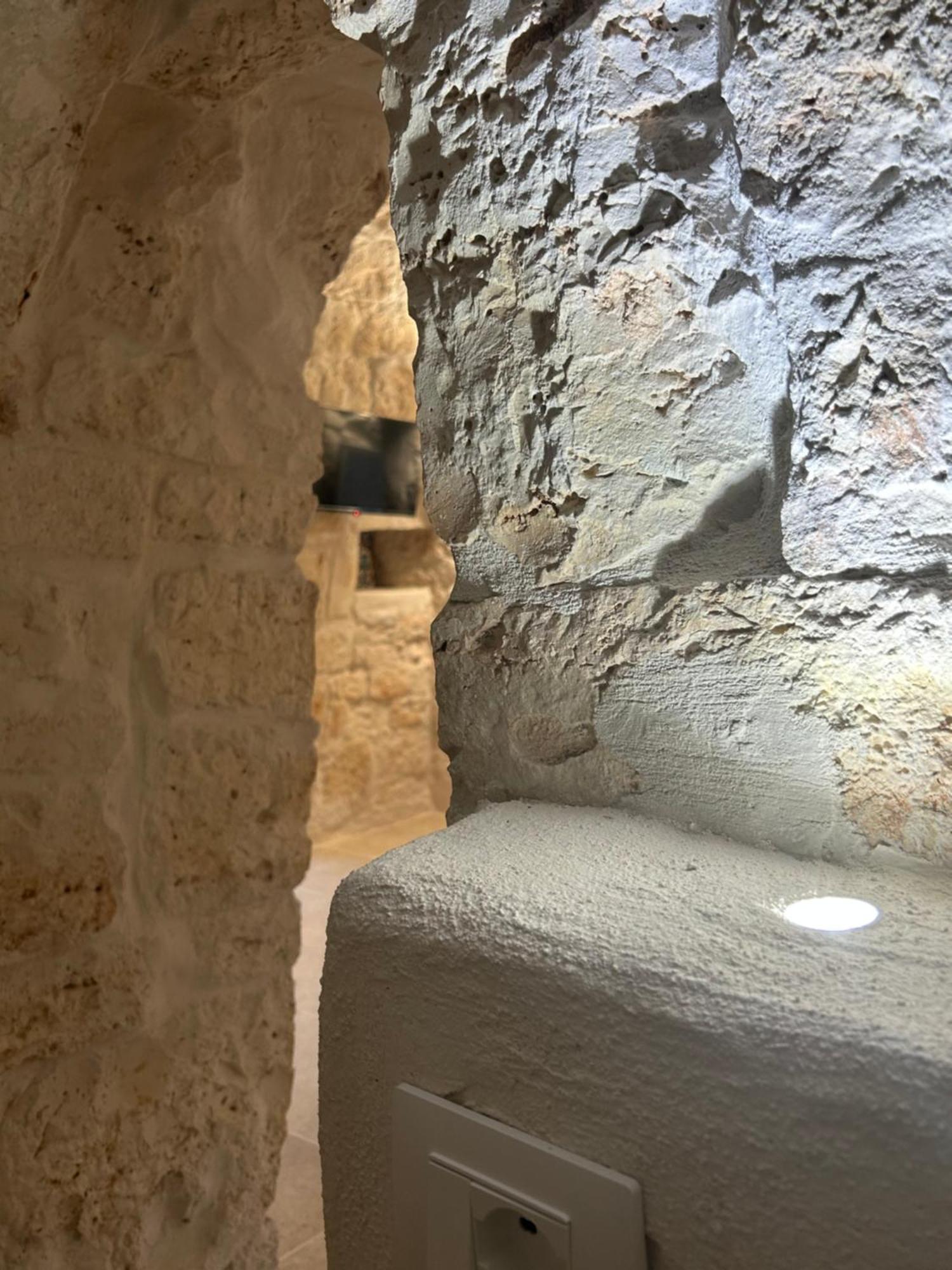 ホテル Trullo Moi オストゥーニ エクステリア 写真