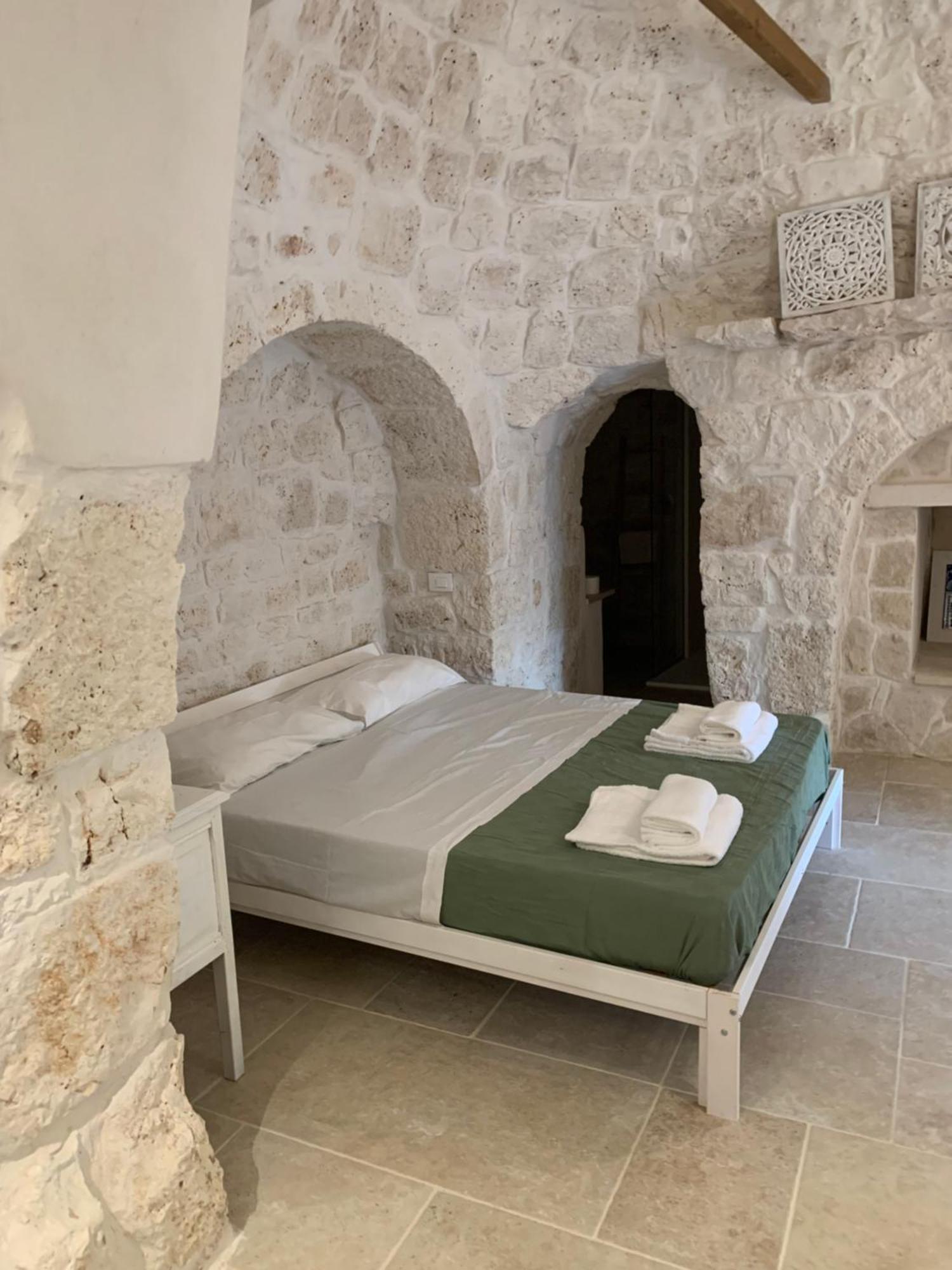 ホテル Trullo Moi オストゥーニ エクステリア 写真